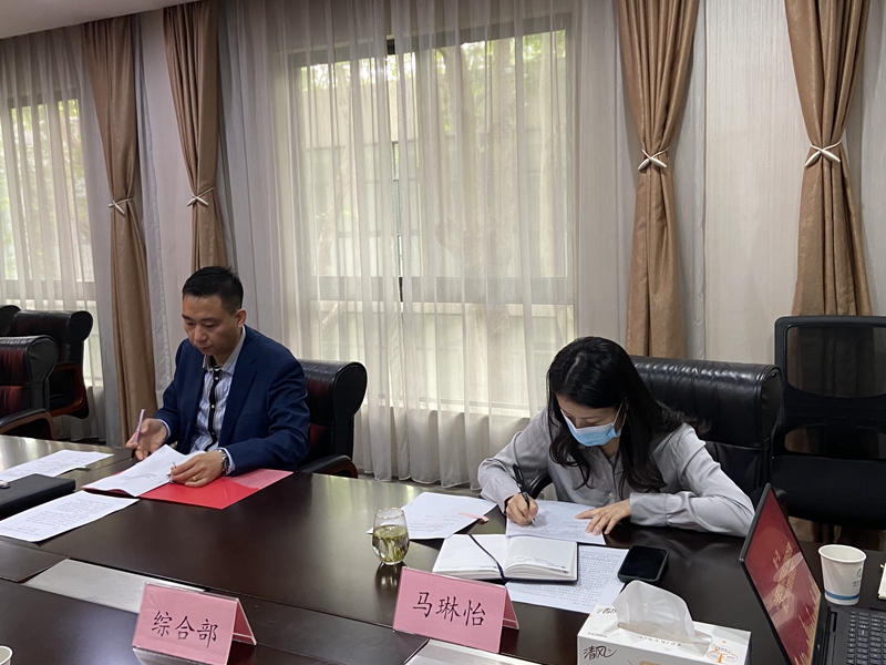 1653644222191129.jpeg 公司领导签订目标责任书.jpg